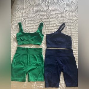 2 SETS AMAZON BRAND SIZE M REMOVABLE PADS INCLUDED